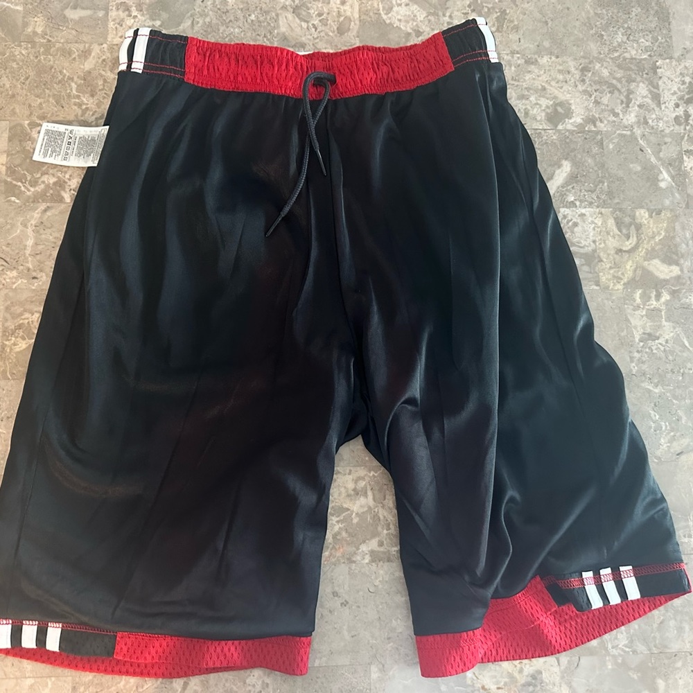 Adidas Originals men shorts (small). New with tags! Red and Black - Picture 2 of 4